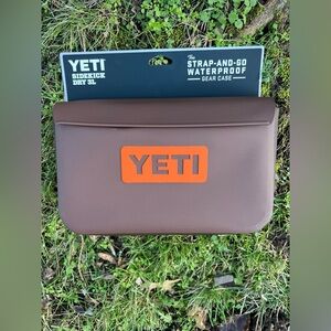 YETI SIDEKICK DRY 3L WETLANDS BROWN